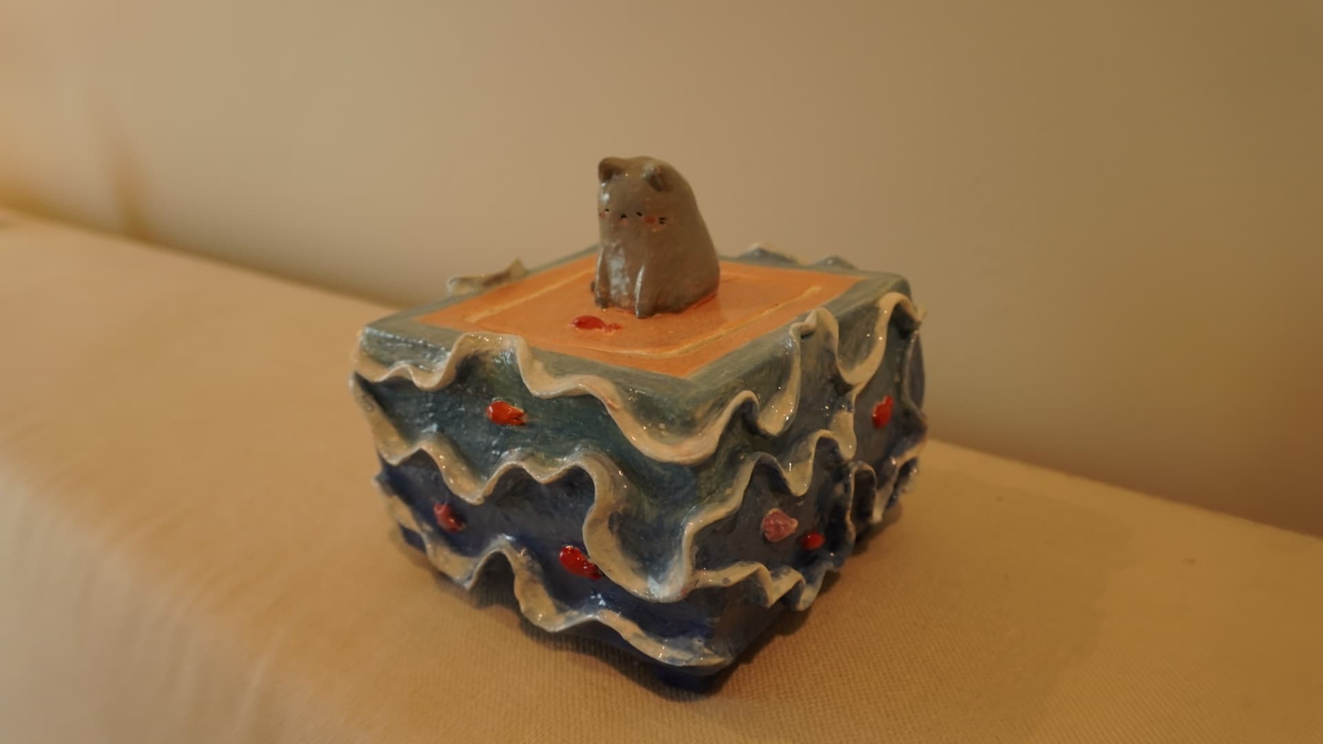 Fishy Keepsake Box · Handbuilt · textured wave surface · underglaze + airbrushed clear glaze — Ceramic work by RuiXuan Xu — Asia Course
