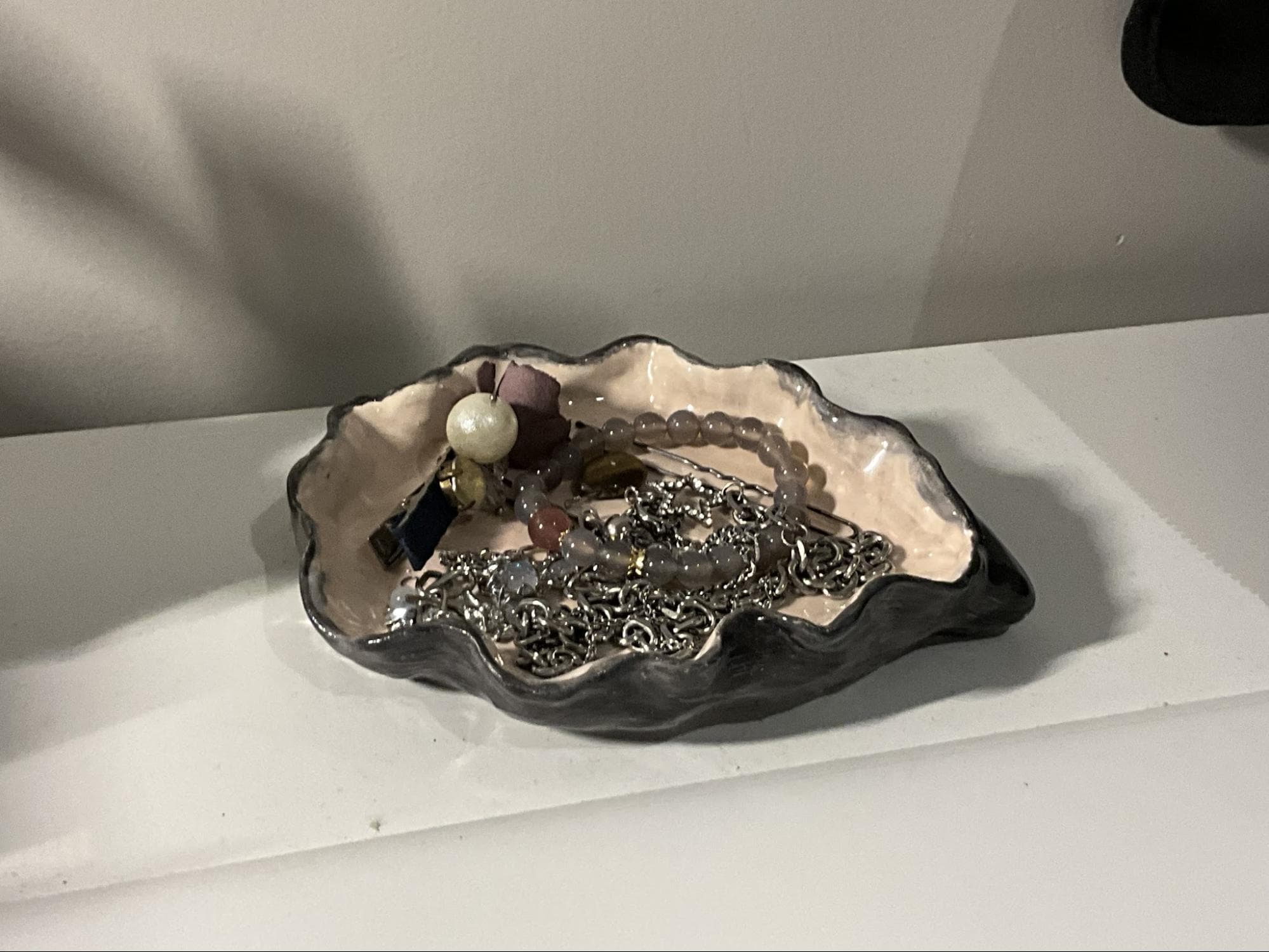 Oyster Trinket Holder · Spectrum 726 Ivory + Mayco FN039 Light Gray, FN009 Black — Ceramic work by RuiXuan Xu — Club